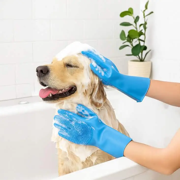 Muddy Mat® Dog Grooming Bundle with Rubber Scrubbers, Doggy Dryer, Muddy Mitt and 17 oz Shampoo 17 oz