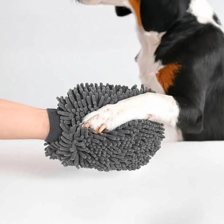 Muddy Mat® Dog Grooming Bundle with Rubber Scrubbers, Doggy Dryer, Muddy Mitt and 17 oz Shampoo 17 oz